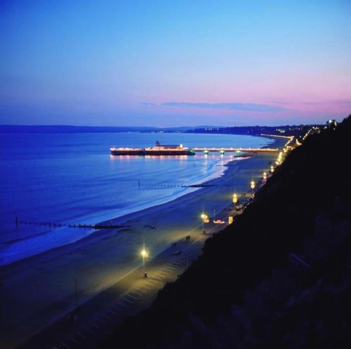 Bournecoast - Stylish Flat With Balcony - Sea Glimpses - 10 Min Walk To Beach - Parking - Wifi - Fm8405 Bournemouth Exterior foto