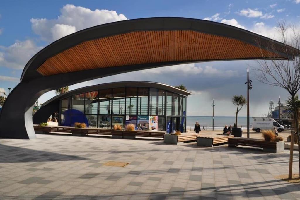 Bournecoast - Stylish Flat With Balcony - Sea Glimpses - 10 Min Walk To Beach - Parking - Wifi - Fm8405 Bournemouth Exterior foto