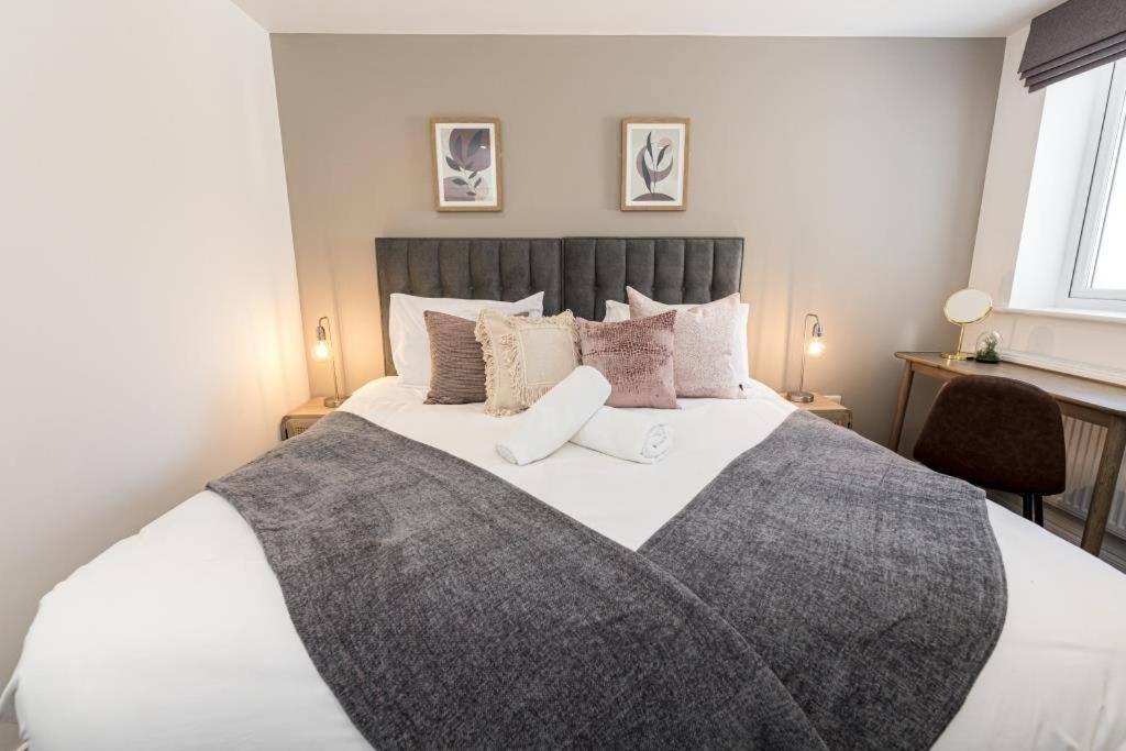 Bournecoast - Stylish Flat With Balcony - Sea Glimpses - 10 Min Walk To Beach - Parking - Wifi - Fm8405 Bournemouth Exterior foto