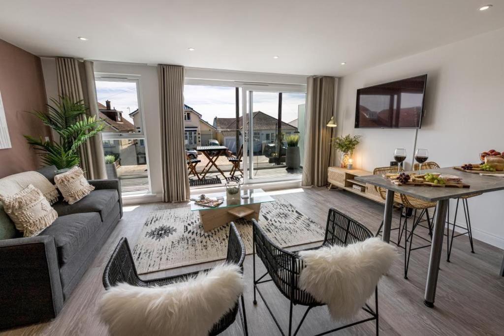 Bournecoast - Stylish Flat With Balcony - Sea Glimpses - 10 Min Walk To Beach - Parking - Wifi - Fm8405 Bournemouth Exterior foto